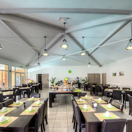 Comfort L'acacia Hotell 3*