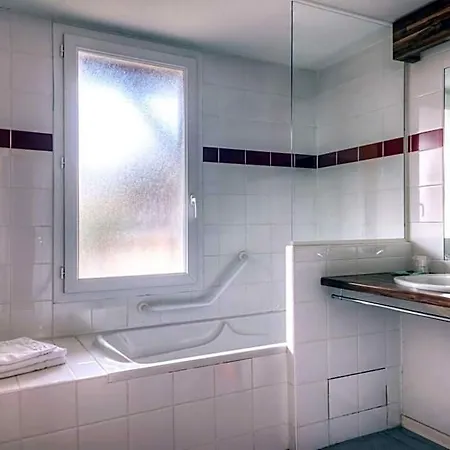 Ξενοδοχείο με διαμερίσματα Comfort L'acacia 3*