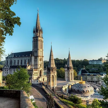 Comfort L'acacia 3* Λούρδη